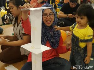 Begini Jadinya Saat Ayah-Bunda Asyik Lomba Bikin Bangunan