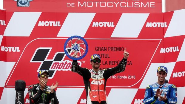 Alex Rins berhasil naik podium untuk kali pertama Suzuki di MotoGP Argentina.