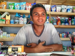 Jokowi Bagi Sertifikat Gratis, Hidup Penjual Kosmetik Ini Berubah