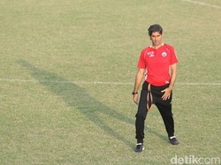 Ada Jakmania yang Minta Teco Out, Persija Masih Evaluasi