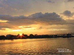 Serunya Traveling ke Pontianak, Susur Sungai hingga Main ke Istana