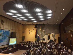 Anggota Komisi II Soroti Ambulans Bergambar Caleg, KPU Kaji PKPU