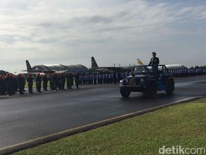 Panglima TNI Hadiri Upacara HUT ke-72 TNI AU di Lanud Halim