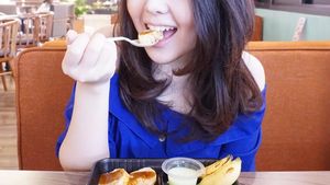 Tina Toon hingga Chikita Meidy, Mantan Artis Cilik Bergaya dengan Makanan