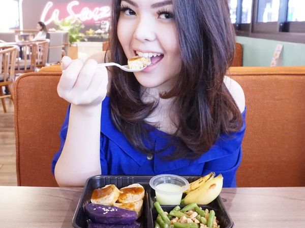 Tina Toon hingga Chikita Meidy, Mantan Artis Cilik Bergaya dengan Makanan