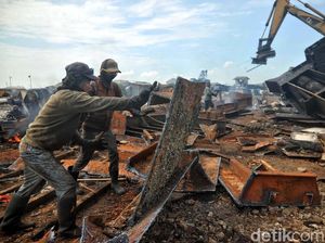 Besi Tua dari Perusahaan Tambang Ini Laris Manis, Siapa yang Borong? Besi Tua dari Perusahaan Tambang Ini Laris Manis, Siapa yang Borong?