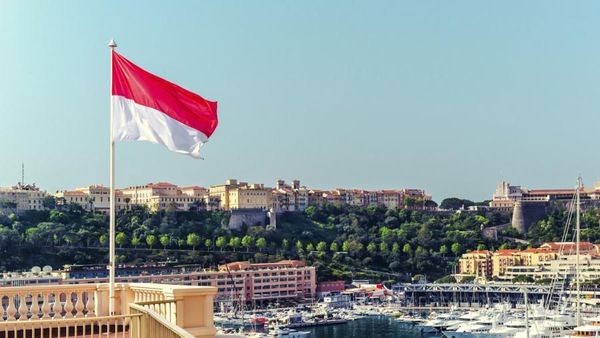 Keindahan Negara-negara yang Benderanya Mirip Indonesia