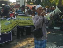 Warga Penolak Bandara Kembali Datangi Kantor PLN Yogyakarta