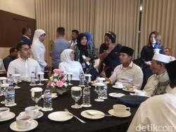 Suasana di Balik Layar saat Khofifah-Emil Menunggu Debat Dimulai
