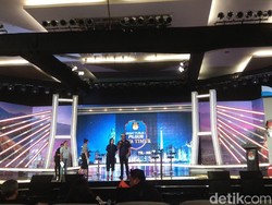 Panggung Debat Cagub Jatim: Lampu Warna-warni, Bergaya Suramadu