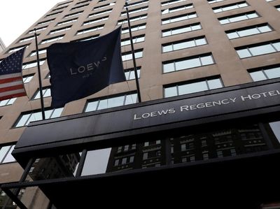 Foto: Suasana di Luar Kantor Pengacara Trump yang Digeledah FBI