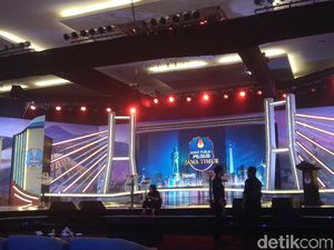 Tim Gus Ipul-Puti Siapkan Amunisi Semarakkan Debat Cagub Tim Gus Ipul-Puti Siapkan Amunisi Semarakkan Debat Cagub
