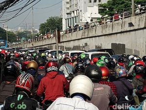 Macet Horor di Matraman, Sandiaga: Kan Baru Uji Coba