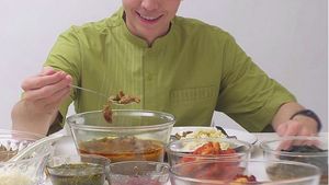 Awas! Jangan Gagal Fokus Sama Pose Makan Stefan William