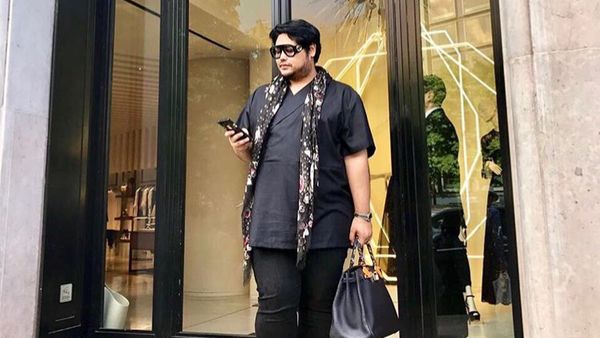 13 Gaya Mewah Ivan Gunawan Pakai Tas yang Harganya Mencapai Miliaran