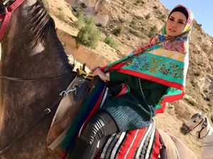 Mulan Jameela Jual Sepatu Mahal Usai Liburan, Kenapa Ya?