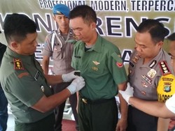 Gagah-gagahan Beratribut TNI, Ishak Ditangkap Polisi