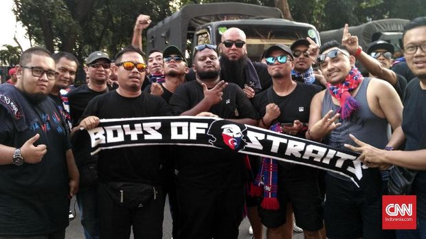 Para suporter JDT, BOS,. hadir mendukung tim kesayangannya melawan Persija di SUGBK. (