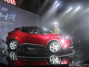 Biar Mahal, Inden Toyota C-HR Sampai 2 Bulan!