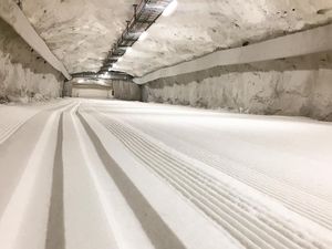 Foto: Main Ski dalam Terowongan, Bisa!