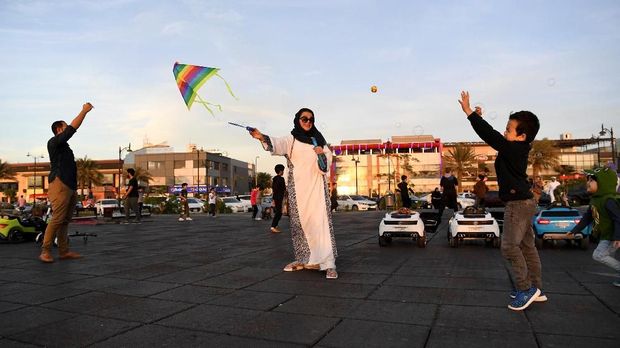 Amirah al-Turkistani, dosen desain grafis di Jeddah International College.