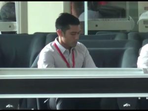 Suami Dian Sastro Diperiksa KPK Suami Dian Sastro Diperiksa KPK