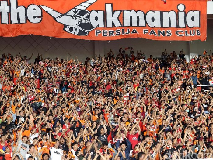 Jakmania di Stadion Utama Gelora Bung Karno. (Foto: Grandyos Zafna/detikcom) Jakmania di Stadion Utama Gelora Bung Karno. (Foto: Grandyos Zafna/detikcom)