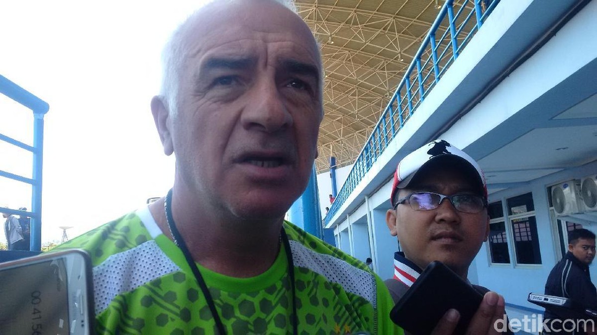 Pelatih Persib Bandung Roberto Carlos Mario Gomez (Mochamad Solehudin/detikSport)