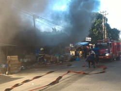 4 Kios di Pasar Serpong Terbakar, 11 Mobil Damkar Dikerahkan
