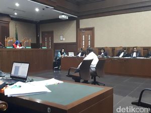 Eks Kadisnaker Kukar Sebut Tim 11 Bupati Rita Minta Fee Proyek Eks Kadisnaker Kukar Sebut Tim 11 Bupati Rita Minta Fee Proyek