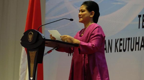 Potret Iriana Jokowi Buka Rakor PKK