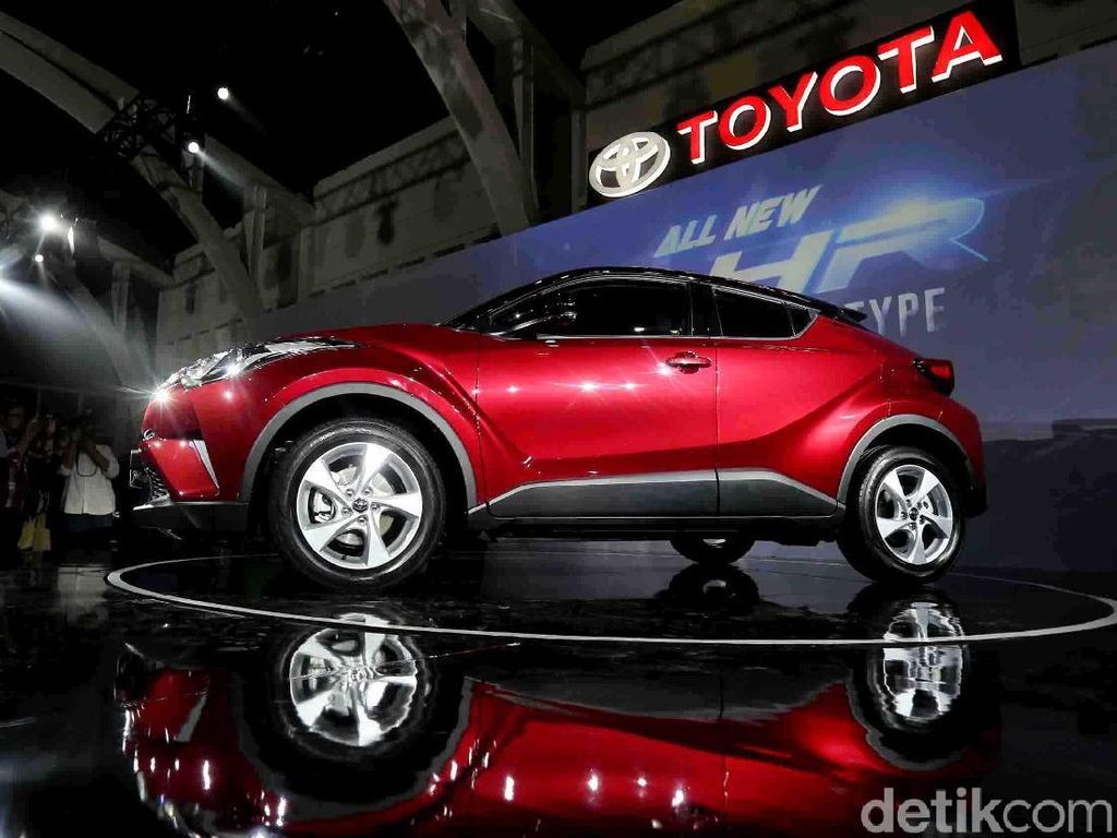 Toyota Belum Berencana Bikin C-HR Lebih Murah Toyota Belum Berencana Bikin C-HR Lebih Murah