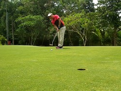 Tengok Lapangan Golf Mini di Blitar, Tak Luas Tapi Menantang