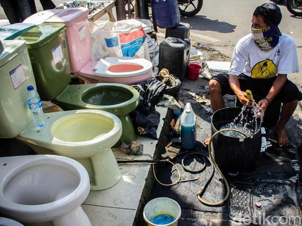 Cling... Kloset Bekas Ini Disulap Jadi Kinclong