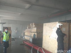 Kebakaran di Tunjungan Plaza 6 Diduga Akibat Arus Pendek