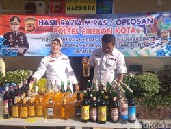 Cegah Korban Oplosan, Polisi Cirebon Sita Seribuan Botol Miras