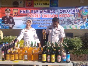 Cegah Korban Oplosan, Polisi Cirebon Sita Seribuan Botol Miras Cegah Korban Oplosan, Polisi Cirebon Sita Seribuan Botol Miras