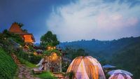 Yang Mau ke Bandung, Bisa Mampir ke Kafe Berundak di Lereng Gunung Ini