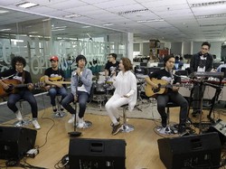 Aksi DMASIV, Rossa dan David NOAH di Main Stage detikHOT