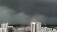 Penampakan Tornado di Pelabuhan Everglades Florida