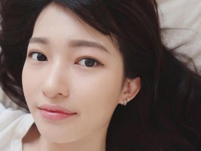 Terpikat Cantiknya Youtuber Indonesia yang Disebut Mirip Artis Korea Suzy