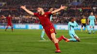 Kostas Manolas sampai saat ini masih jadi andalan Roma di jantung pertahanan. Foto: Catherine Ivill/Getty Images