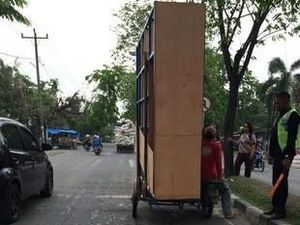 Pemerintah Tambah Angkutan Umum Biar Masyarakat Tak Naik Motor Pemerintah Tambah Angkutan Umum Biar Masyarakat Tak Naik Motor