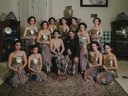 5 Inspirasi Baju Bridesmaid dengan Tema Tradisional