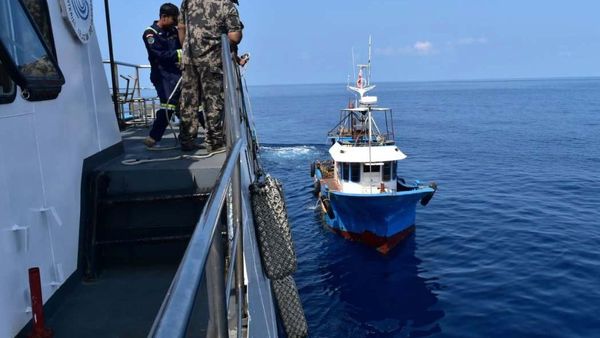 KKP Tangkap 2 Kapal Pencuri Ikan Asal Filipina di Perairan Sulawesi