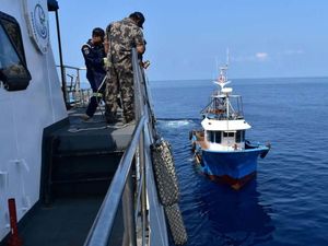 KKP Tangkap 2 Kapal Pencuri Ikan Asal Filipina di Perairan Sulawesi