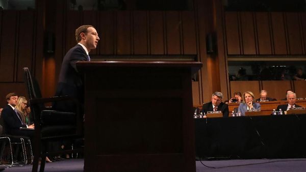 Ini Tempat Duduk Bos Facebook di Senat AS yang Diejek Netizen