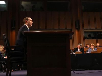 Ini Tempat Duduk Bos Facebook di Senat AS yang Diejek Netizen