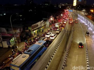 Penampakan dari Udara Underpass Mampang di Malam Hari