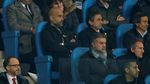 Guardiola di Tribun: Bertopang Dagu, Urut Kening, Tertegun
